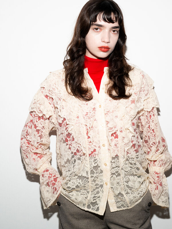 ※１週間限定お値下げ　【新品未使用】yori 2025ダブルクロスTeeブラウス セール】 レースフリルレイヤードブラウス《2025winter catalog item