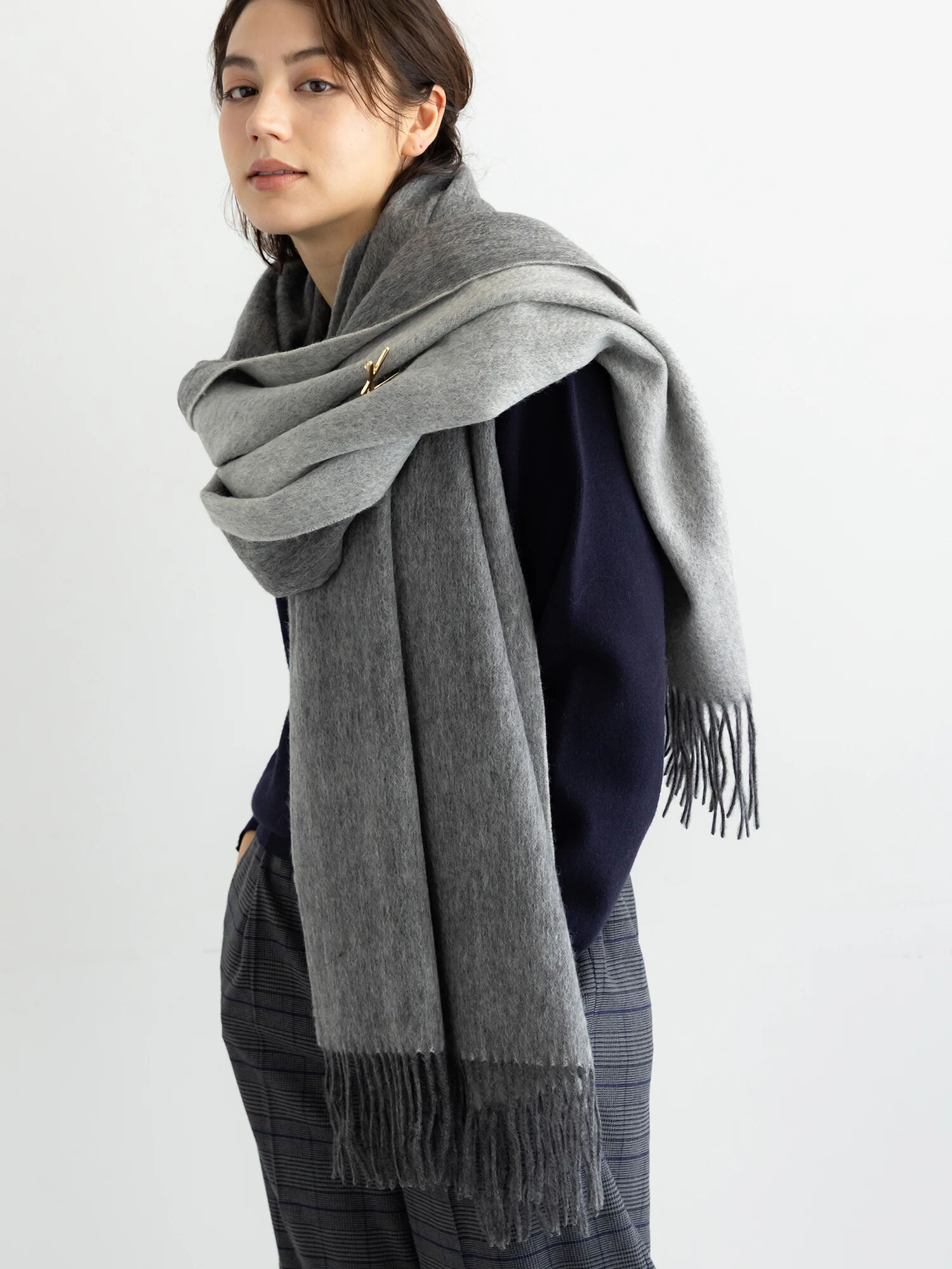 ウールムジリバーシブルストール（グレー/ベージュ/アクセサリー