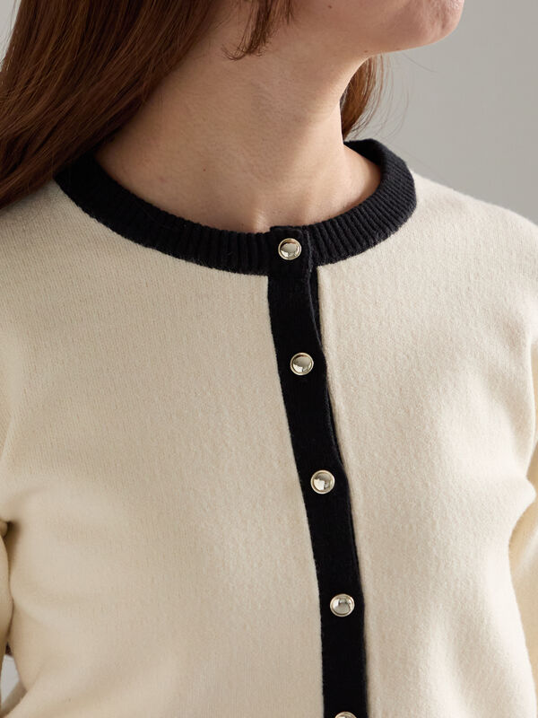 バイカラークラシカルカーディガン（オフホワイト/ブラック/ブラウン