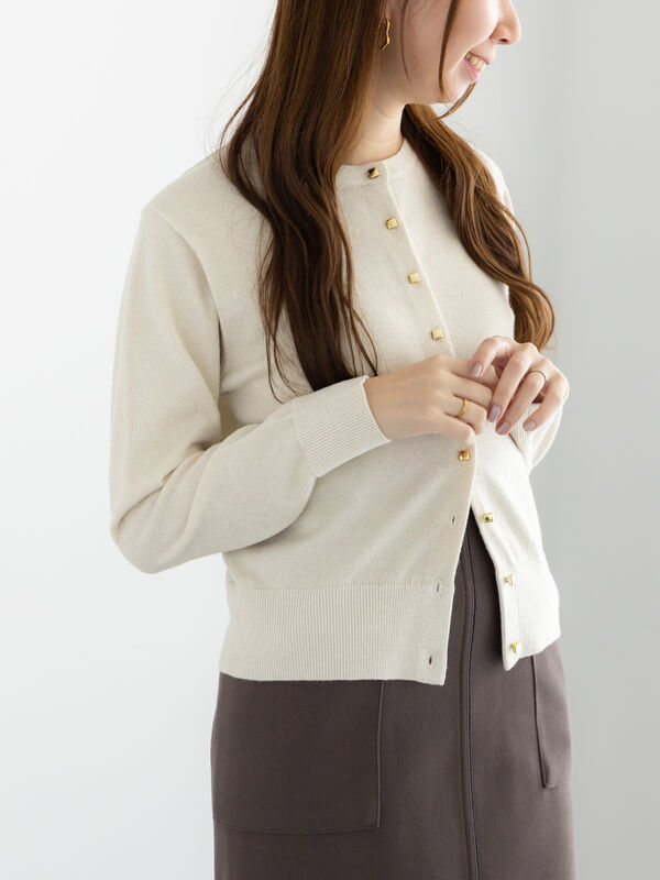 メタルスクエア釦クルーネックカーディガン（ゴールド）｜Te chichi（テチチ）通販