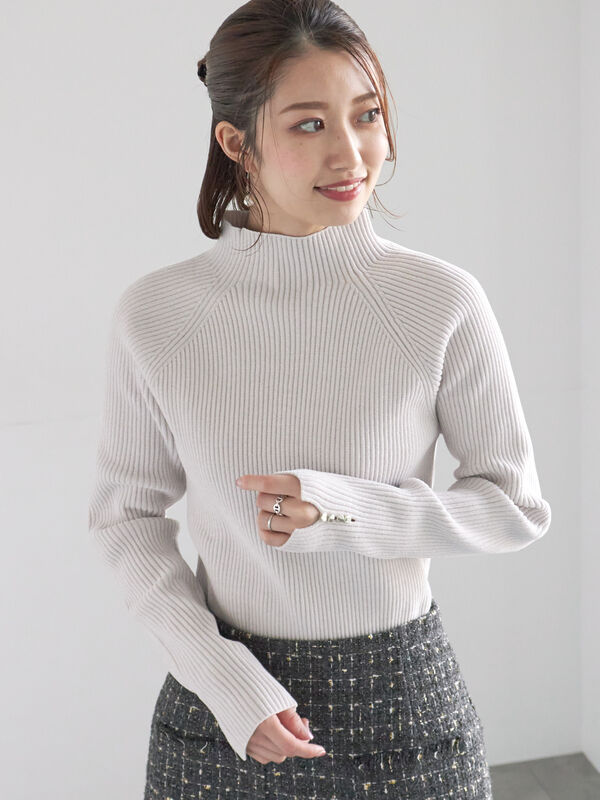 モールリブスタンドネックニット（オフホワイト/チャコールグレー