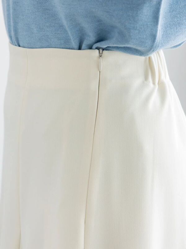 宮本茉由着用】ボンディングフレアスカート（オフホワイト