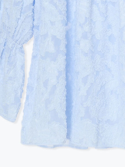 【宮本茉由着用】カットジャガードチュニックブラウス（オフホワイト/サックスブルー）｜Te chichi（テチチ）通販