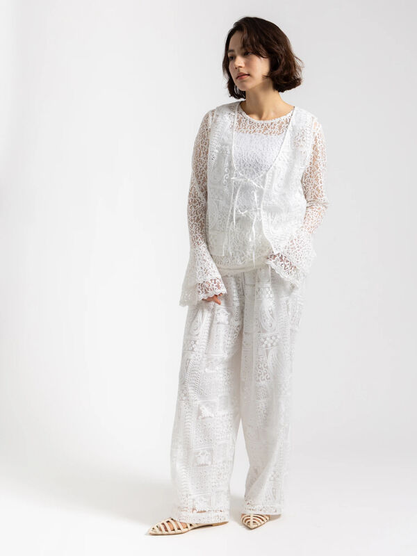 セール】 【Atelier ChouChou】パネルレース刺繍タックワイドパンツ