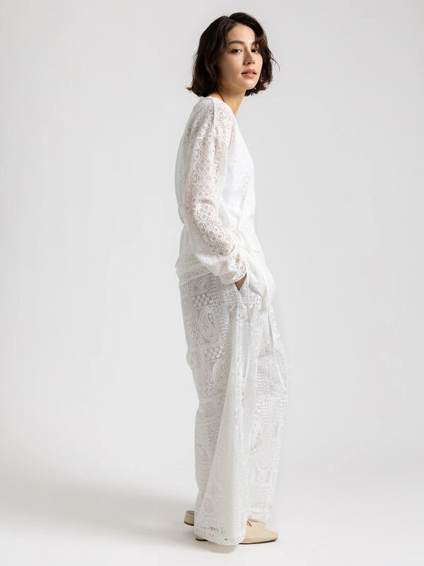 セール】 【Atelier ChouChou】パネルレース刺繍タックワイドパンツ