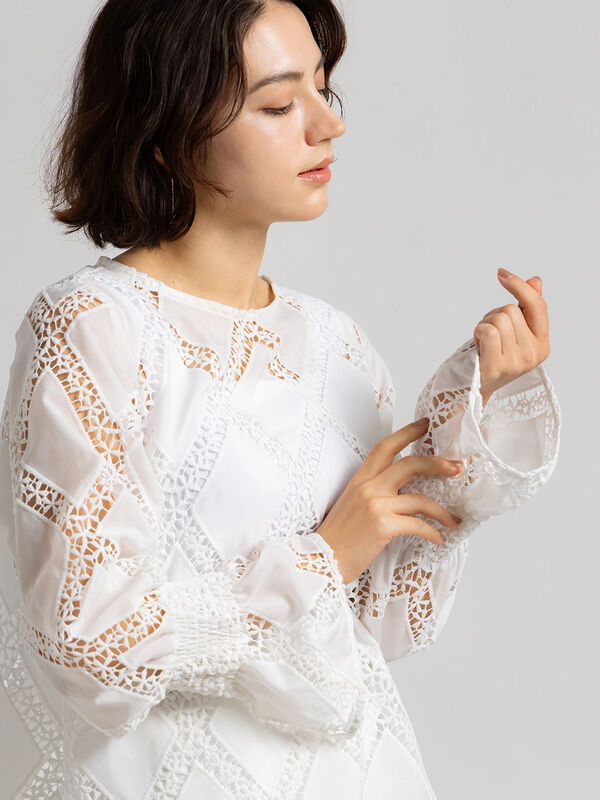 Atelier ChouChou】スクエアレースブラウス（オフホワイト/トップス