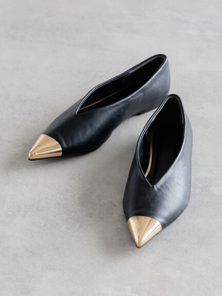 ポインテッドメタルフラットシューズ（チャコールグレー/ブラック