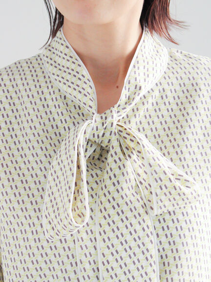 パターンアソートボウタイブラウス《2026 spring catalog item》（オフホワイト/イエロー/ブルー/ネイビー）｜Te chichi（テチチ）通販