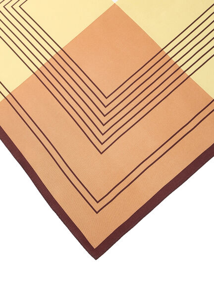 【2026年3月InRed掲載波瑠さん着用】幾何柄シルクスカーフ（ベージュ/イエロー/ブルー）｜Te chichi（テチチ）通販