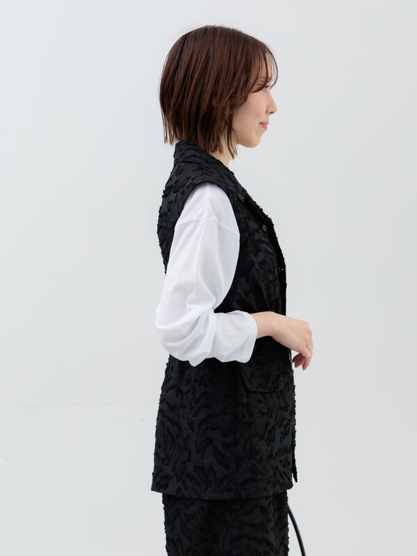 新品☆ブラックカットジャガードダブルジップジレ定価２４０００円☆送料込み セール】 カットジャガードジレ（オフホワイト/ブラック/アウター