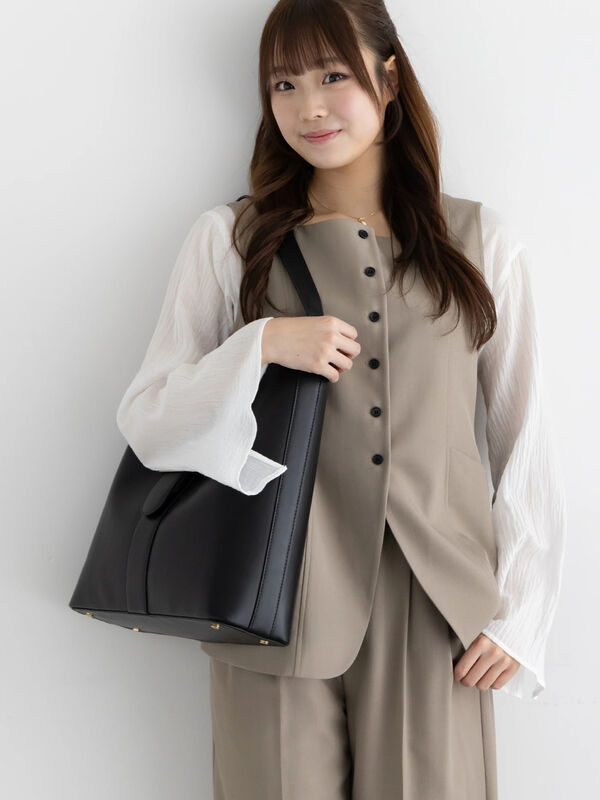 スクエアネックジレ【AOYAMA FASHION ASSOCIATION × Té chichi】（モカ/ネイビー）｜Te chichi（テチチ）通販