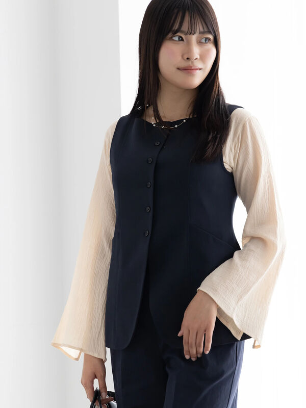 スクエアネックジレ【AOYAMA FASHION ASSOCIATION × Té chichi】（ネイビー）｜Te chichi（テチチ）通販