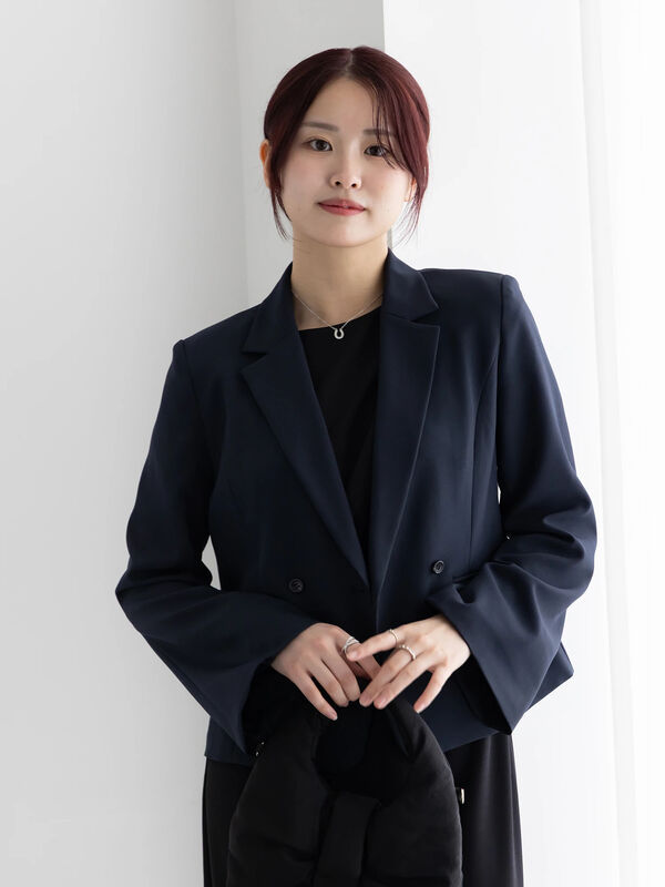 フレア袖クロップトテーラードジャケット【AOYAMA FASHION ASSOCIATION × Té chichi】（ネイビー）｜Te chichi（テチチ）通販