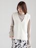 【2026年3月InRed掲載波瑠さん着用】Vネックニットベスト（オフホワイト/ブラック/サックスブルー）｜Te chichi（テチチ）通販