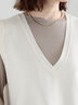 【2026年3月InRed掲載波瑠さん着用】Vネックニットベスト（オフホワイト/ブラック/サックスブルー）｜Te chichi（テチチ）通販