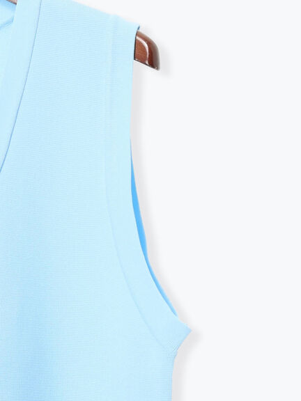 【2026年3月InRed掲載波瑠さん着用】Vネックニットベスト（オフホワイト/ブラック/サックスブルー）｜Te chichi（テチチ）通販