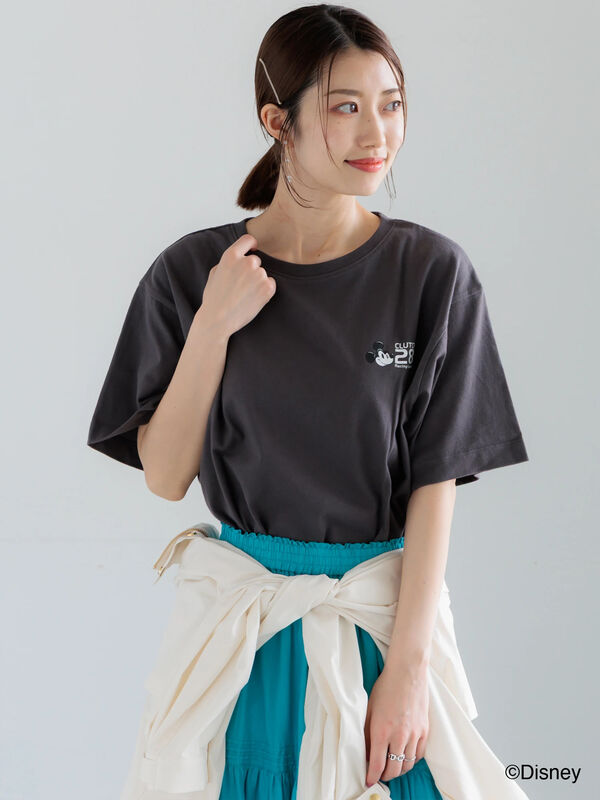 Disney】MICKEY/ロゴプリントTシャツ（オフホワイト/チャコールグレー