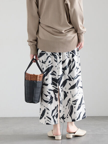 【2026年3月InRed掲載波瑠さん着用】ペイントパターンナロースカート（オフホワイト/ネイビー）｜Te chichi（テチチ）通販