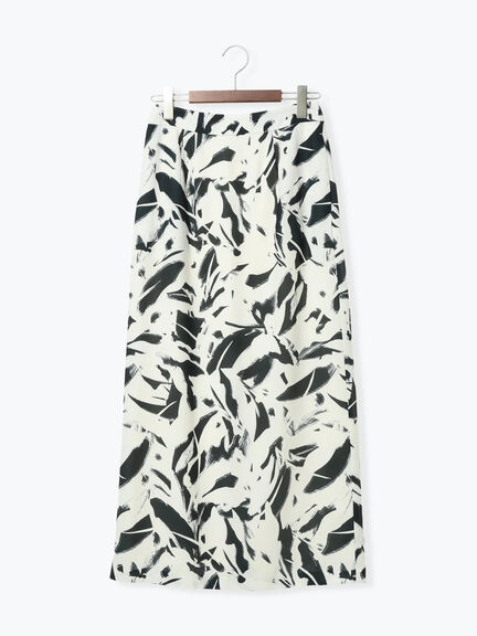 【2026年3月InRed掲載波瑠さん着用】ペイントパターンナロースカート（オフホワイト/ネイビー）｜Te chichi（テチチ）通販