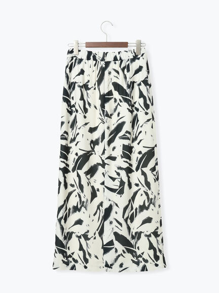 【2026年3月InRed掲載波瑠さん着用】ペイントパターンナロースカート（オフホワイト/ネイビー）｜Te chichi（テチチ）通販