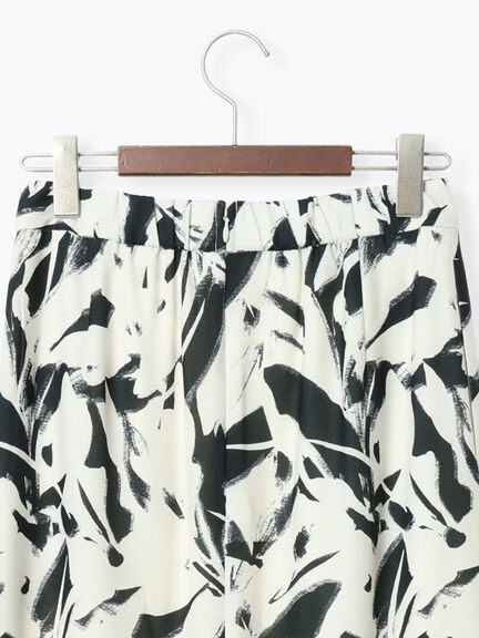 【2026年3月InRed掲載波瑠さん着用】ペイントパターンナロースカート（オフホワイト/ネイビー）｜Te chichi（テチチ）通販