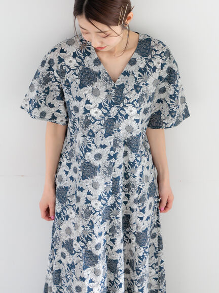 【LIBERTY FABRICS】Vネックフレアワンピース（ブラック/ネイビー）｜Te chichi（テチチ）通販