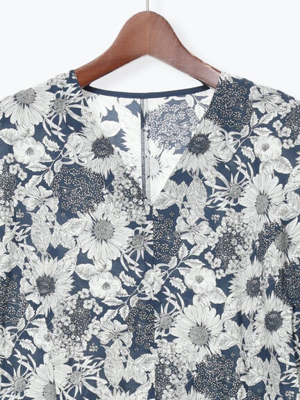 【LIBERTY FABRICS】Vネックフレアワンピース（ブラック/ネイビー）｜Te chichi（テチチ）通販