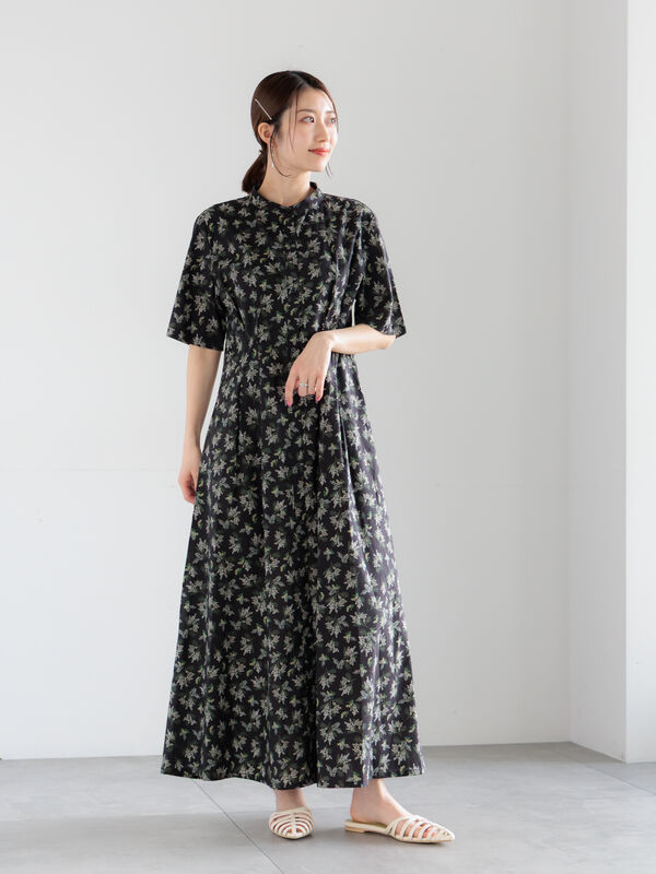 LIBERTY FABRICS】ウエストタックワンピース(ブラック/ネイビー LIBERTY FABRICS】ウエストタックワンピース(ブラック/ネイビー