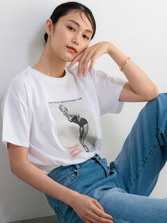 セール】 マリリンモンローモノクロフォトTシャツ（オフホワイト