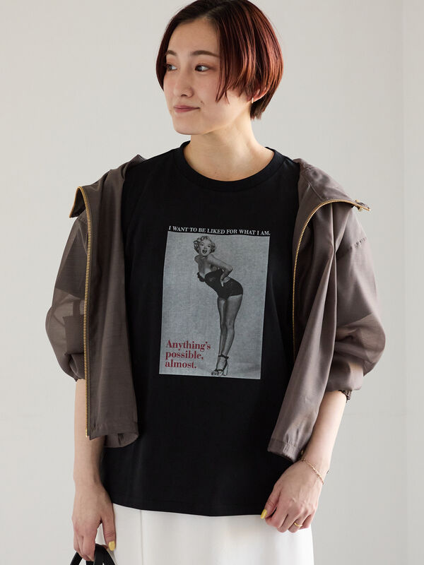セール】 マリリンモンローモノクロフォトTシャツ（オフホワイト