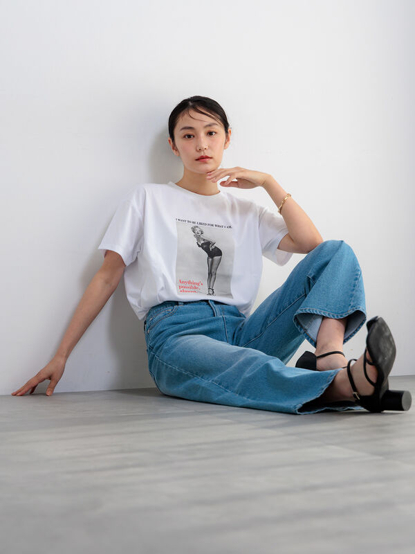 セール】 マリリンモンローモノクロフォトTシャツ（オフホワイト