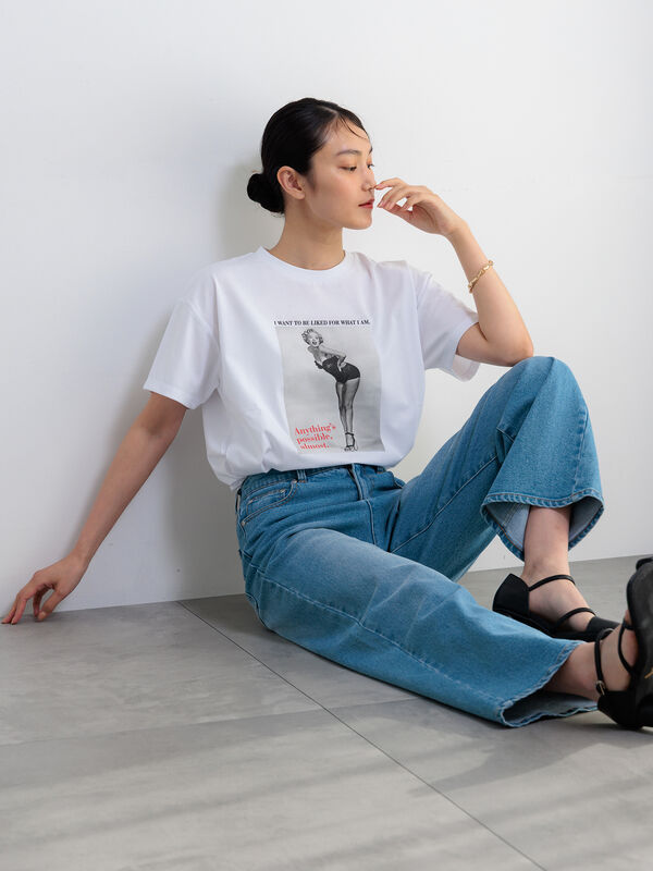 セール】 マリリンモンローモノクロフォトTシャツ（オフホワイト