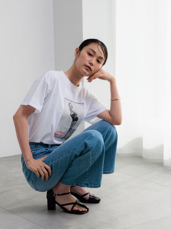 セール】 マリリンモンローモノクロフォトTシャツ（オフホワイト