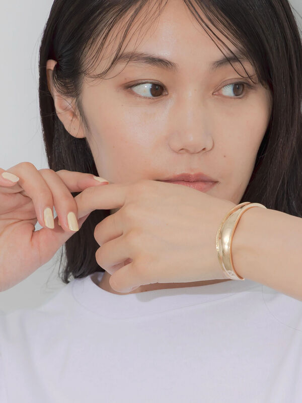 ニュアンスメタルバングル《2026 SUMMER LOOK item》（シルバー