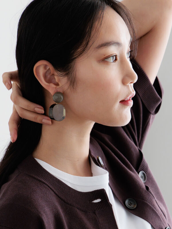 オーバルモチーフピアス《2026 SUMMER LOOK item》（グレー/ブラウン