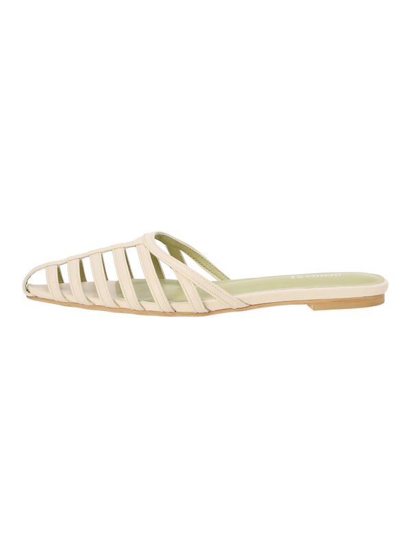 セール】 ポインテッドフラットミュール《2026 SUMMER LOOK item
