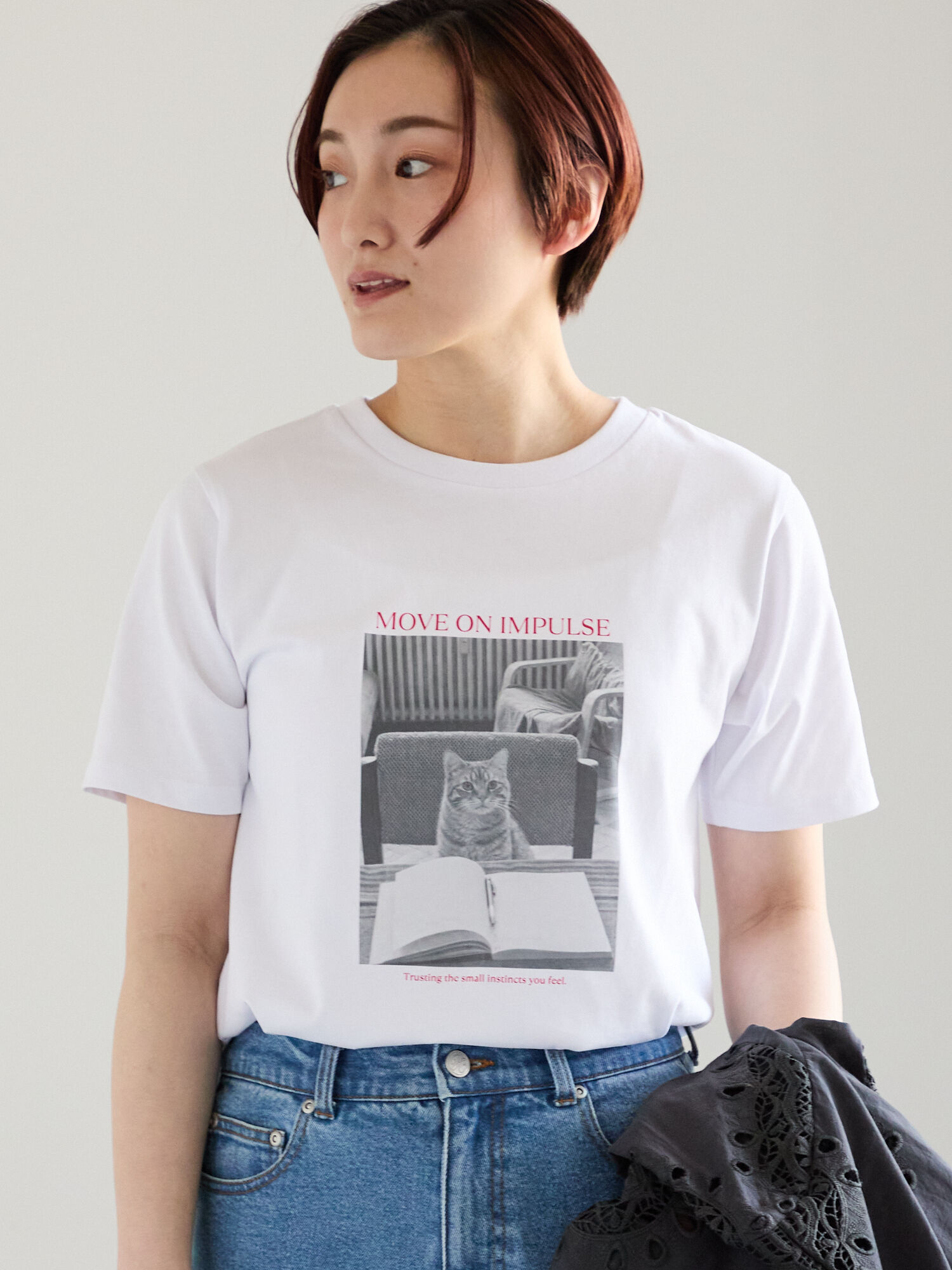 セール】 アソートネコフォトスタンダードTシャツ（ブラック/レッド