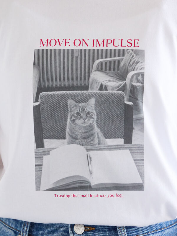 セール】 アソートネコフォトスタンダードTシャツ（ブラック/レッド