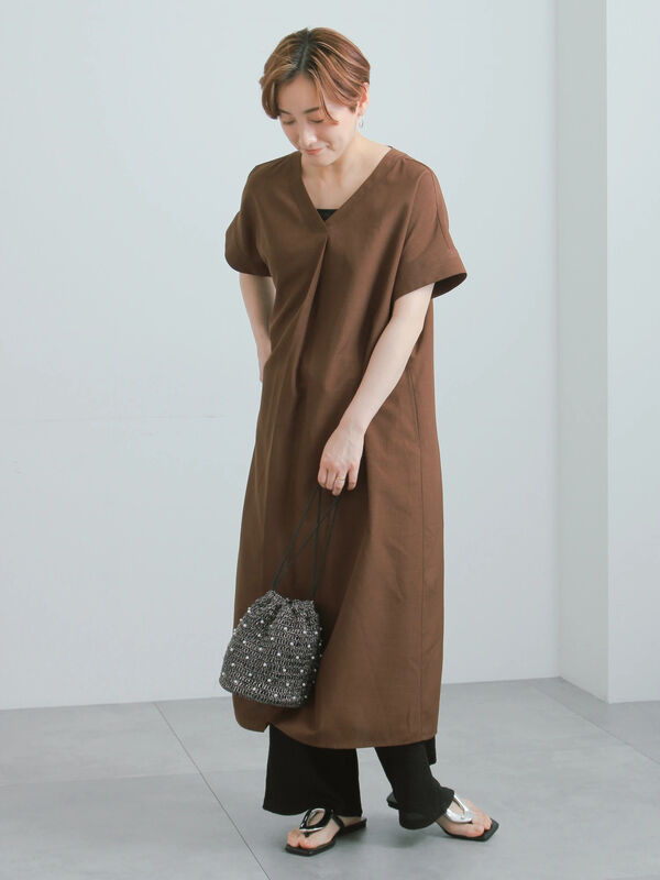 麻調サックワンピース《2026 SUMMER LOOK item》（ブラック/レッド