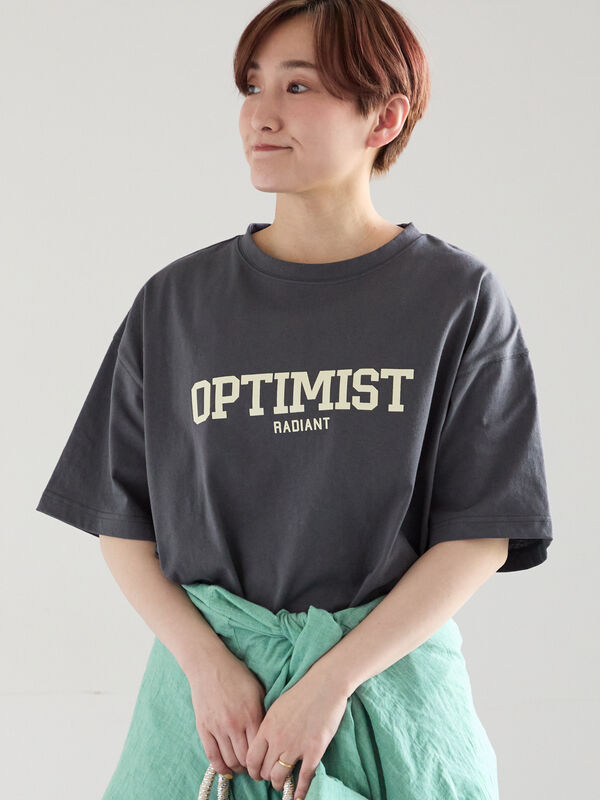 シンプルロゴプリントBIGTシャツ《2026 SUMMER LOOK item》（チャコールグレー）｜Te chichi（テチチ）通販