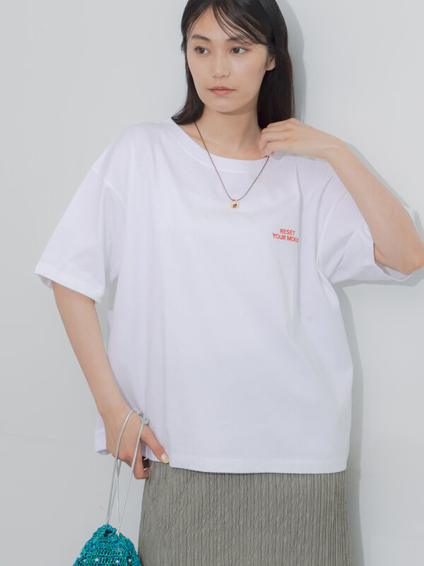 胸刺繍&バックプリントBIGTシャツ（オフホワイト/グレー