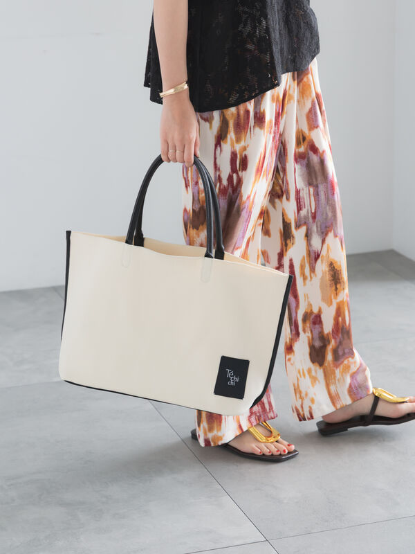 ニットビッグトート《2026 SUMMER LOOK item》（オフホワイト/ブラック