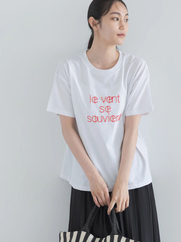 接触冷感】ステッチ刺繍ロゴレギュラーTシャツ（オフホワイト