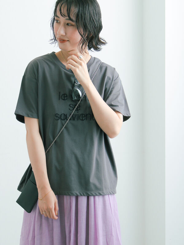セール】 【接触冷感】ステッチ刺繍ロゴレギュラーTシャツ（オフ
