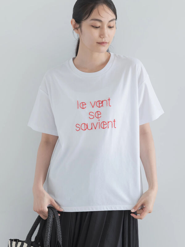 接触冷感】ステッチ刺繍ロゴレギュラーTシャツ（オフホワイト