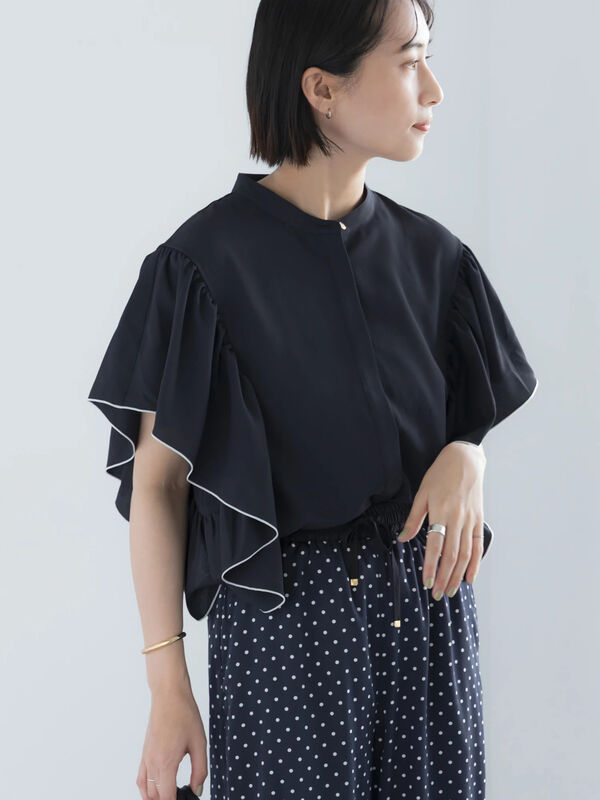 新品✨セオリー★洗える　ラッフルスリーブブラウス　ネイビー　シャツ　ブラウス セール】 【UVカット/吸水速乾】ラッフルスリーブバイカラーブラウス