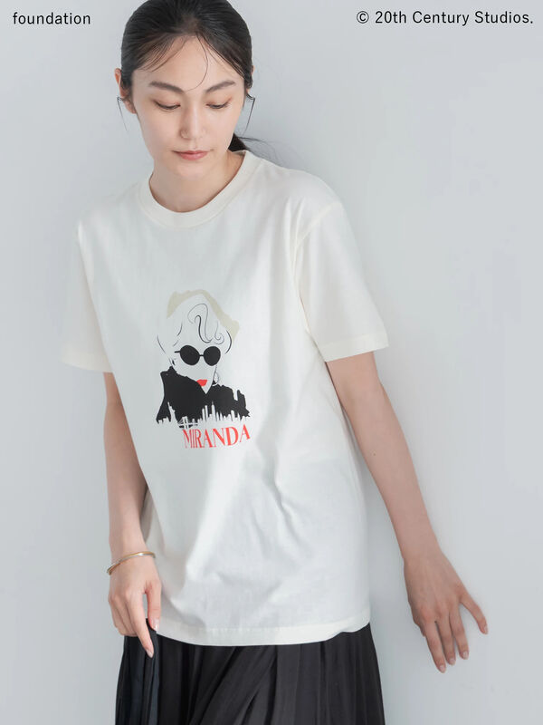 プラダを着た悪魔】ミランダTシャツ（オフホワイト/アイボリー