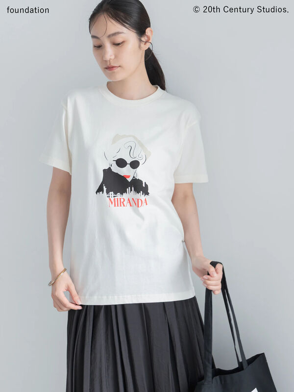 プラダを着た悪魔】ミランダTシャツ（オフホワイト/アイボリー