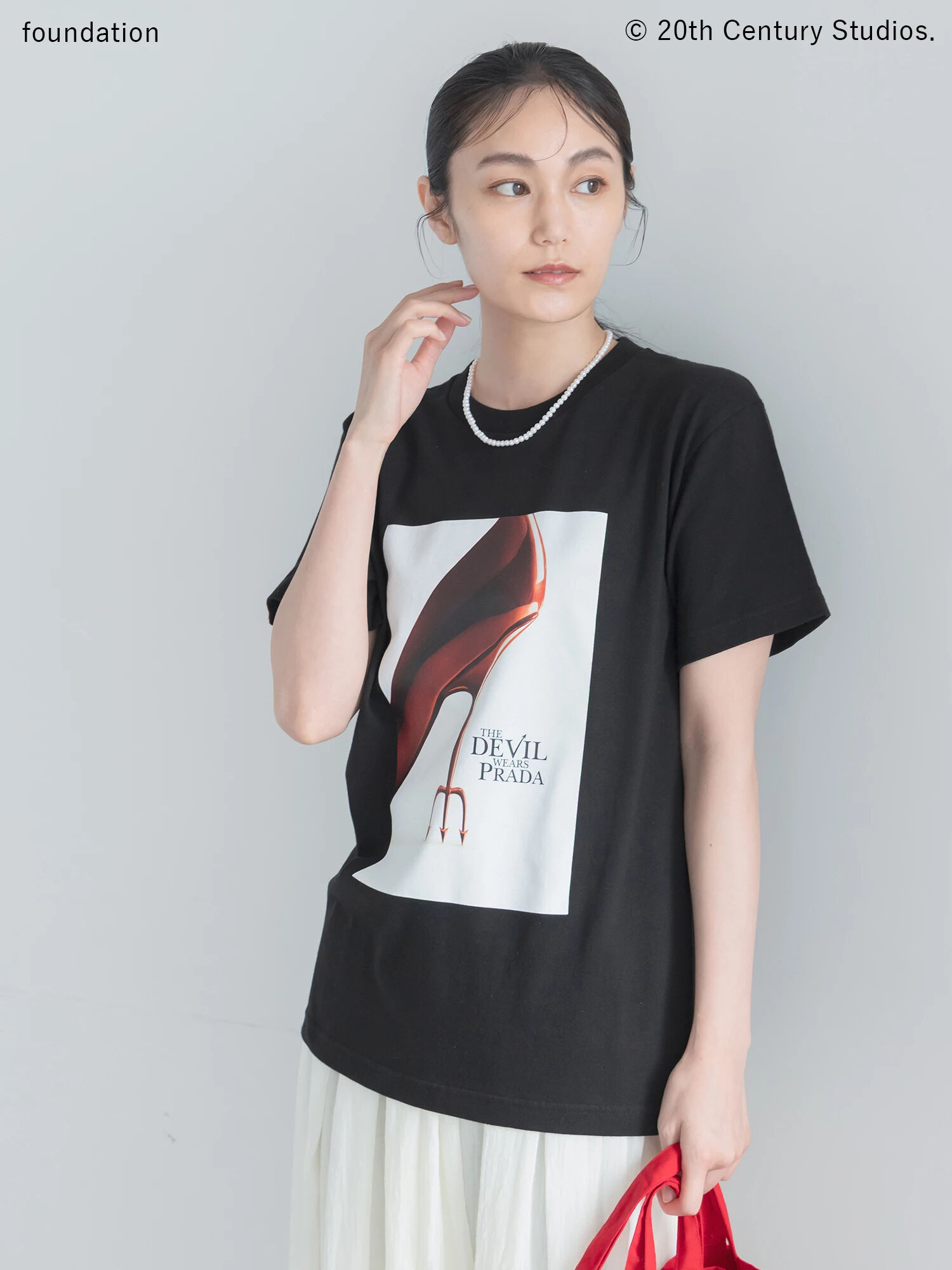 プラダを着た悪魔】ヒールTシャツ（ホワイト/ブラック/トップス/T