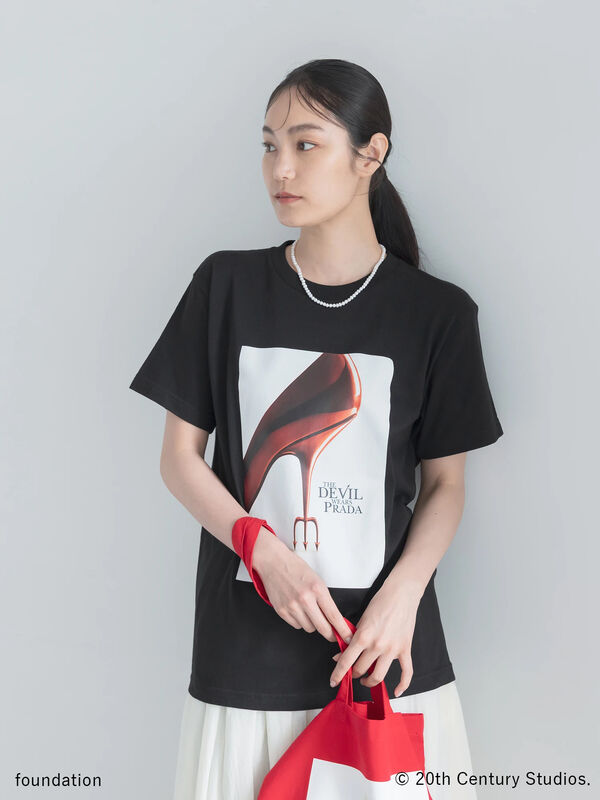 プラダを着た悪魔】ヒールTシャツ（ホワイト/ブラック/トップス/T